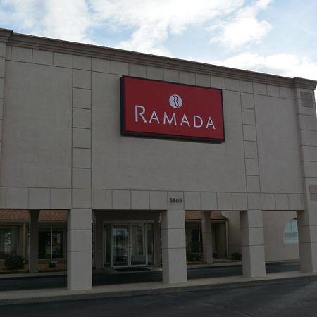 Ramada By Wyndham Wichita Airport Hotel Bagian luar foto